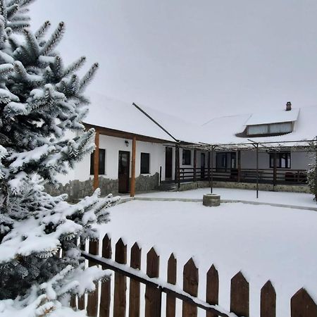 Casuta Din Deal Târgu Neamț Exterior photo
