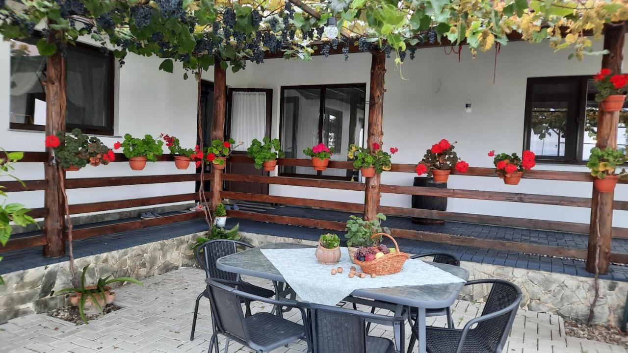 Casuta Din Deal Târgu Neamț Exterior photo
