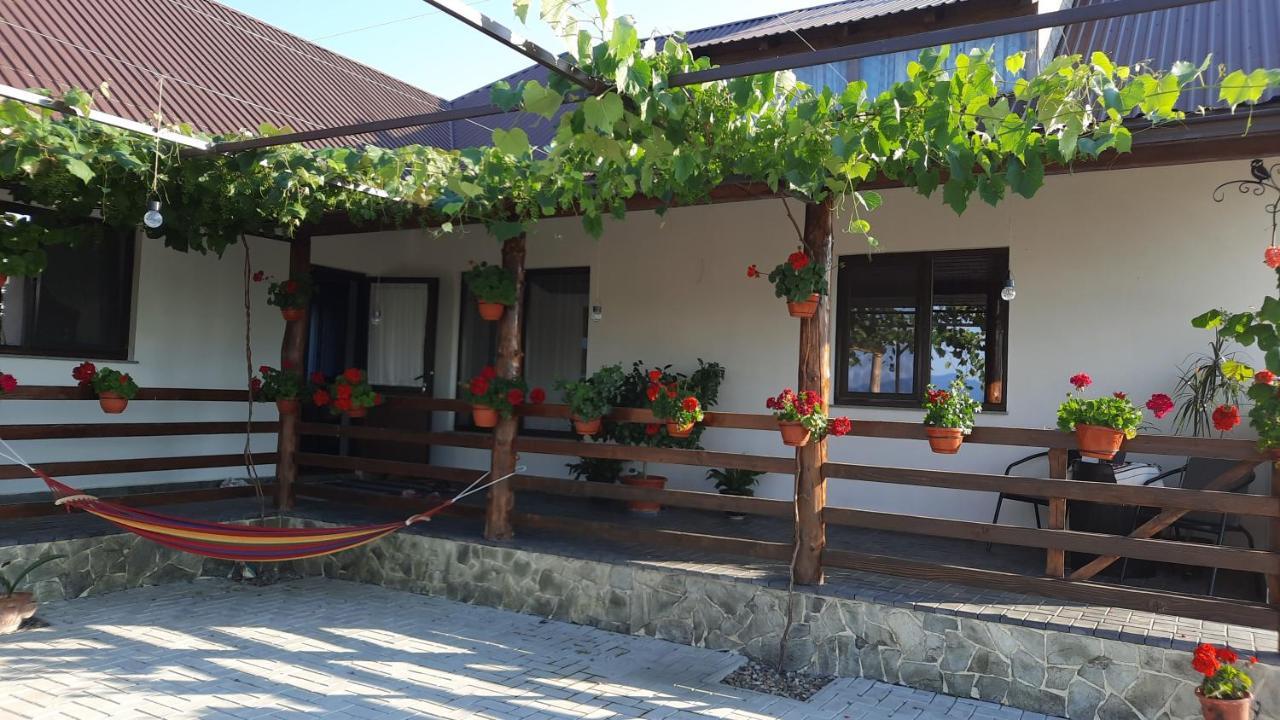 Casuta Din Deal Târgu Neamț Exterior photo