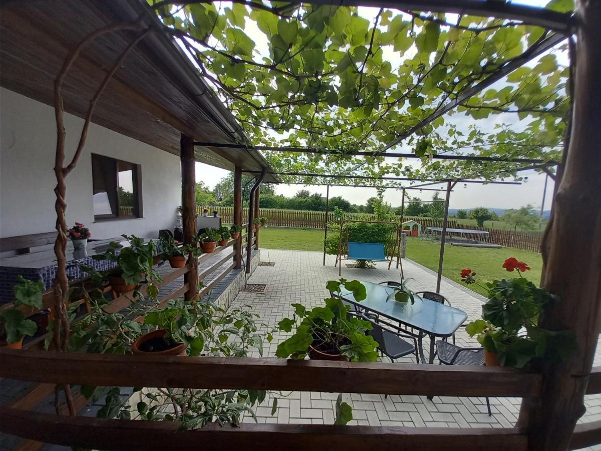 Casuta Din Deal Târgu Neamț Exterior photo