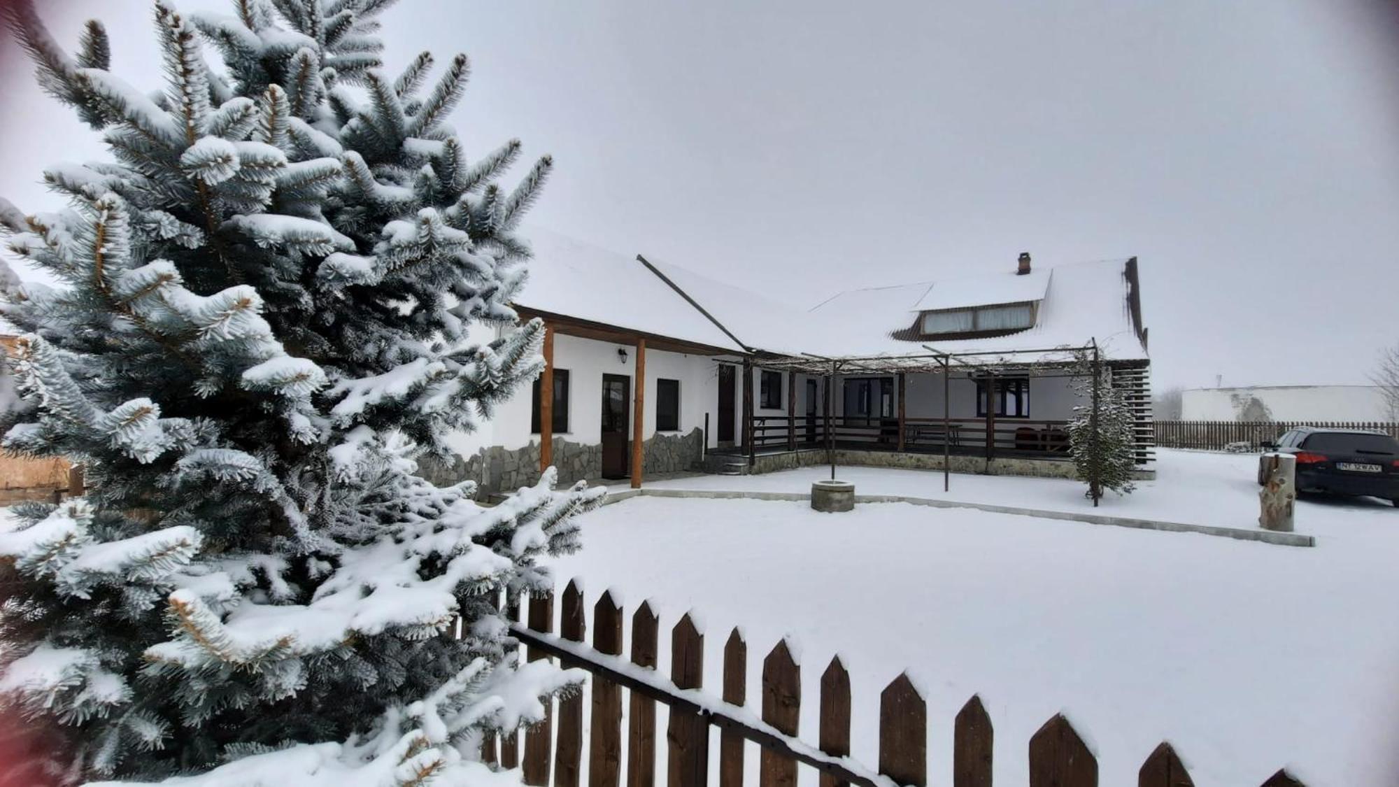 Casuta Din Deal Târgu Neamț Exterior photo